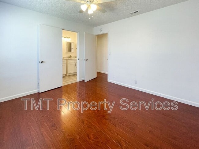 Building Photo - 8611 Acapulco Way