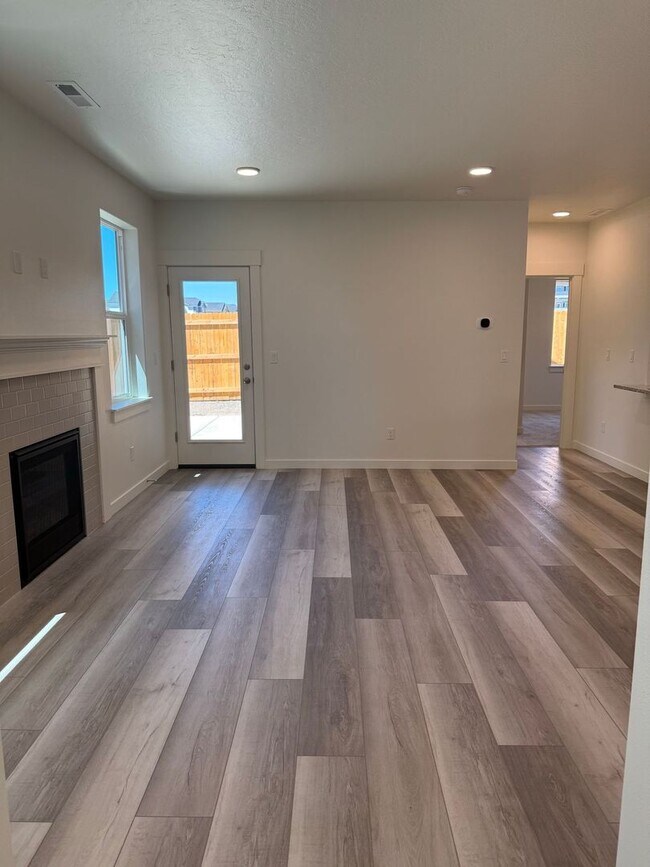 Building Photo - 61073 Unity Pl