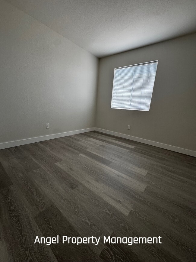 Building Photo - 1168 Oak Haven Way