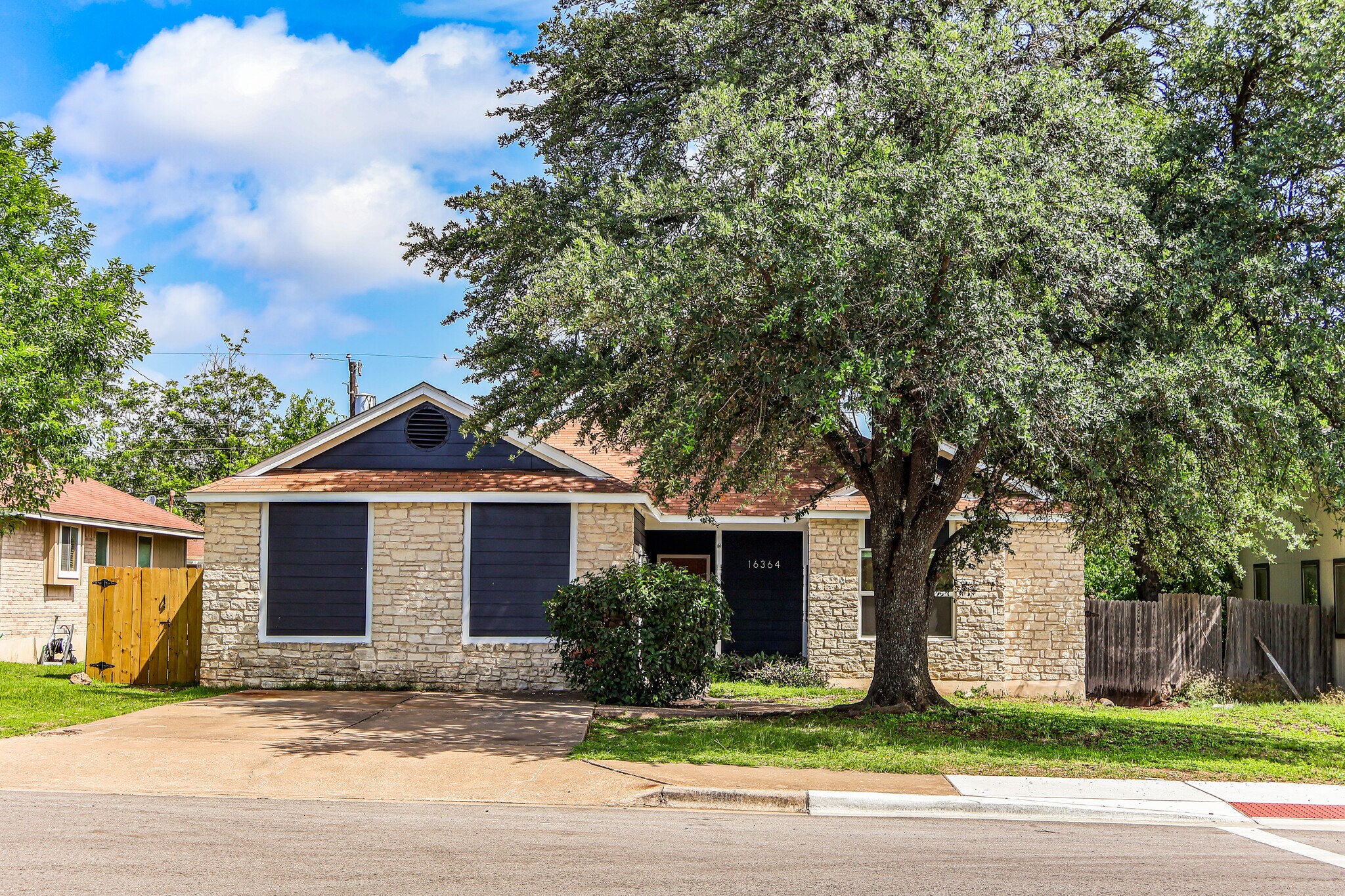 Building Photo - 16364 Edgemere Dr