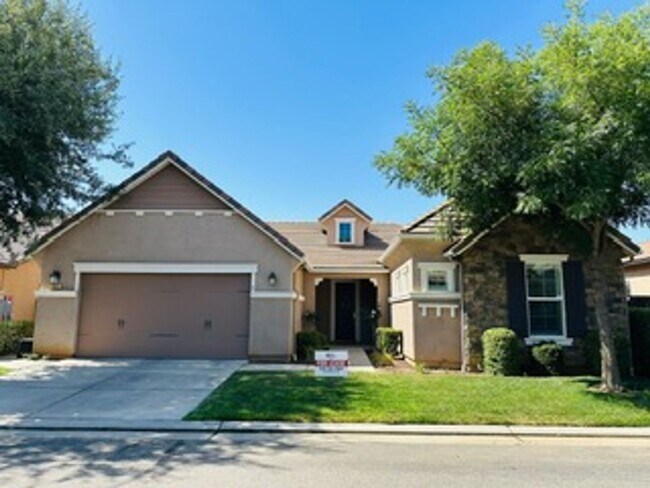 Primary Photo - $2,695 Shepherd & DeWolf, 3 Bed - Harlan R...