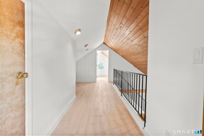 Building Photo - 64 Soundview Ave
