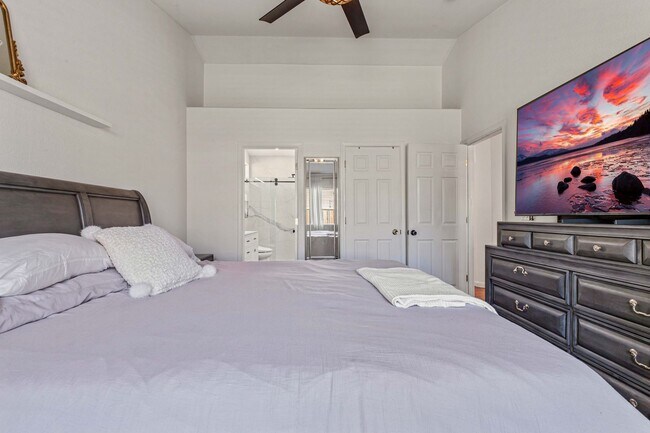 Building Photo - 3 bedroom home for RENT in Turlock - 4403 ...