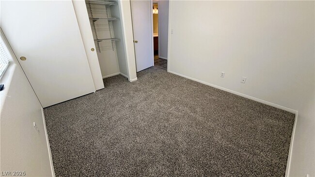 Building Photo - 2424 Predera Ave