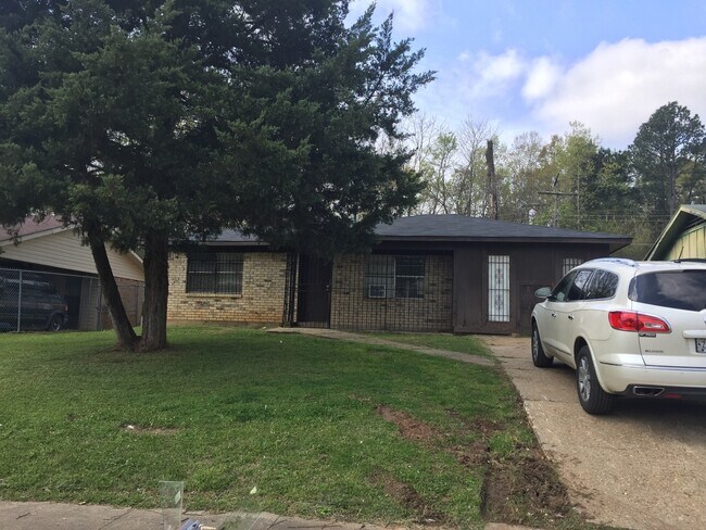 3215 Tower Drive, Shreveport, LA 71107 - 3215 Tower Drive, Shreveport, LA  71107
