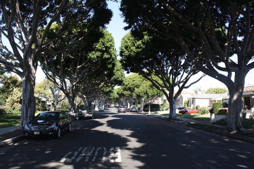 Building Photo - 2608 22nd St