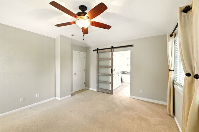 Building Photo - Charming Corner Lot! 3 Bedroom, 3.5 Bath w...
