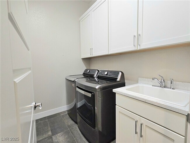 Building Photo - 12374 Skyracer Dr