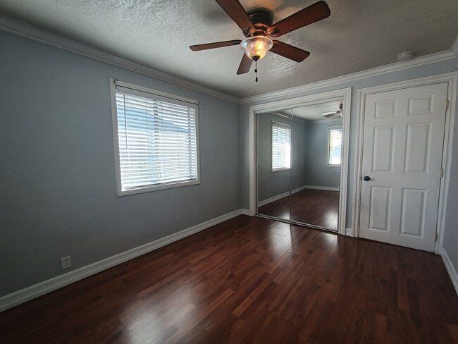 Building Photo - Charming 3-Bedroom Rental with Bonus Backh...