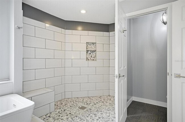 Building Photo - 1 Walton Pl