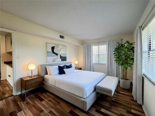 Building Photo - 3233 Candle Ridge Dr