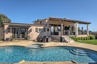 Building Photo - 1358 Crestline Dr