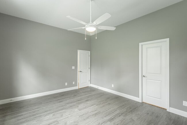 Building Photo - Modern 3 Bedroom Home in Red Bank