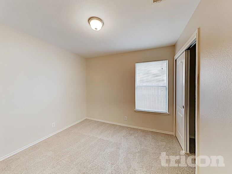 Building Photo - 4014 Sparrow Lake