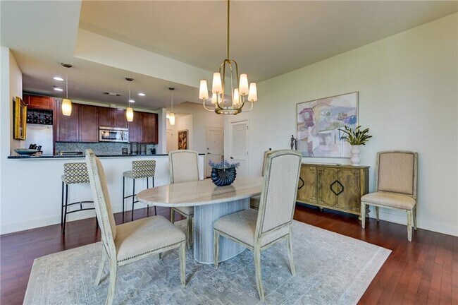 Building Photo - 2795 Peachtree Rd NE