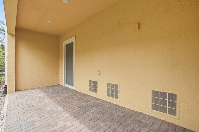 Building Photo - 3162 Moorings Dr S