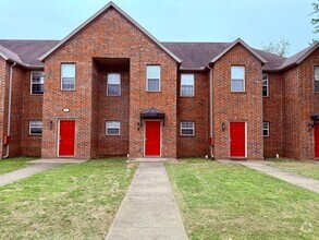 Building Photo - 611 D Grove***
