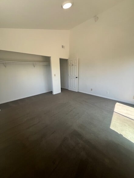Building Photo - 6555 Segovia Rd
