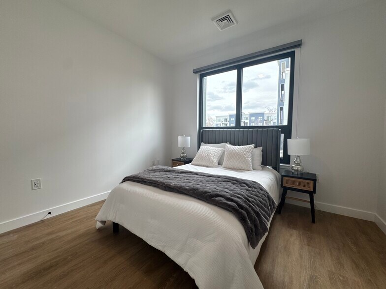 Building Photo - 130 Gardner St