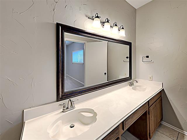 Building Photo - 7764 Creekview Dr