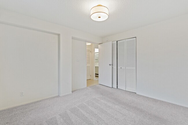 Building Photo - 505 Belmont Ave E