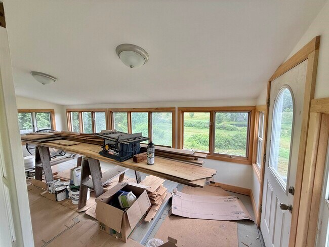 Building Photo - 383 Sanborn Rd