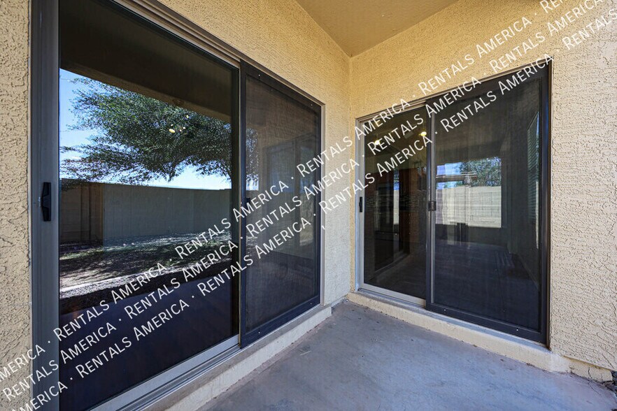 Building Photo - 2010 S Falcon Dr