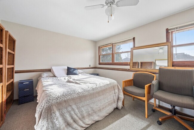 Building Photo - 12755 S Elizabeth Dr