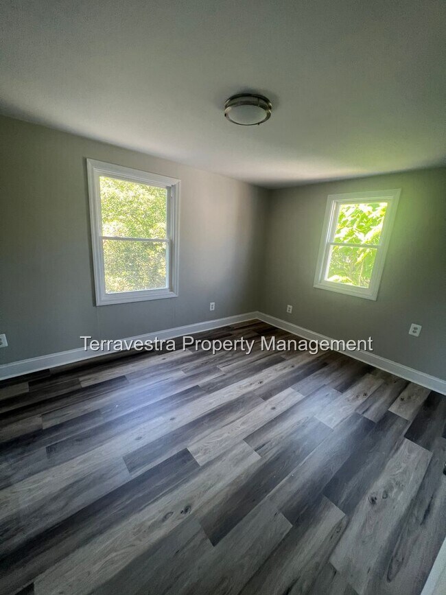 Building Photo - 4 Bedroom, 2 Bathroom Fully Renovated CO i...