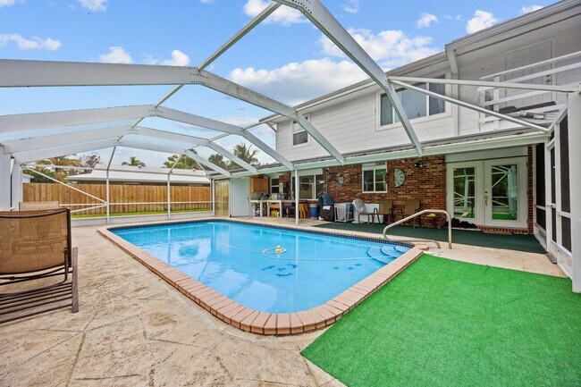 Building Photo - 1742 W Terrace Dr