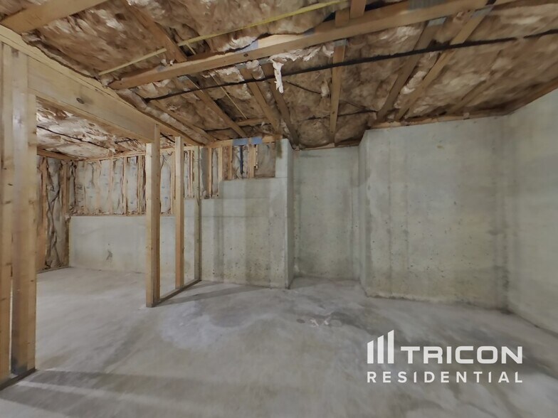Building Photo - 271 Bainbridge Cir