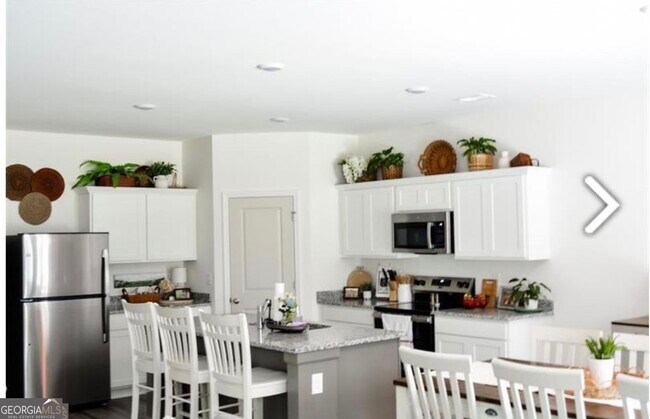 Building Photo - 7584 Saffron Ave