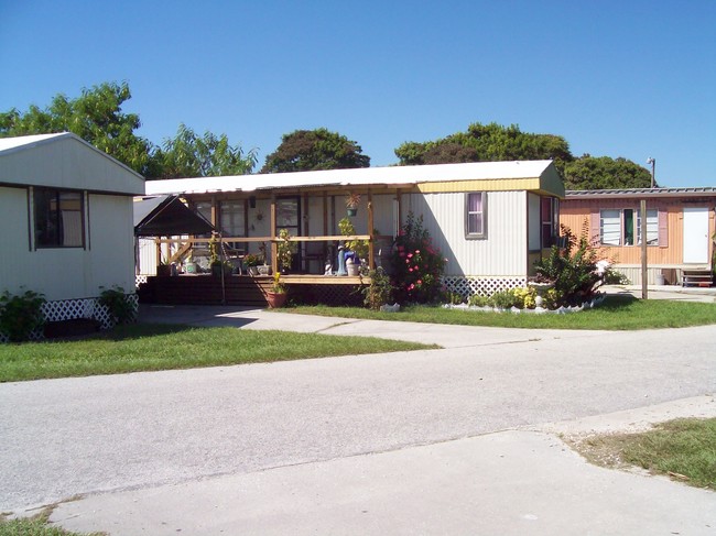 Building Photo - Palms Mobile Home Park