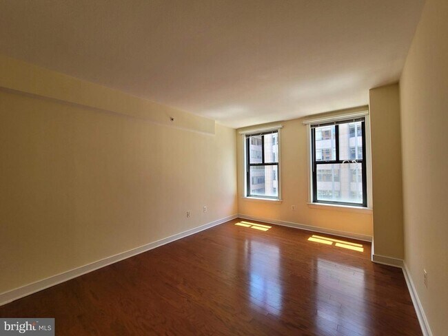 Building Photo - 631 D St NW