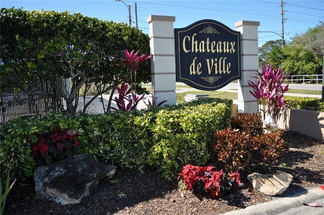 Building Photo - 1522 Chateaux De Ville Ct