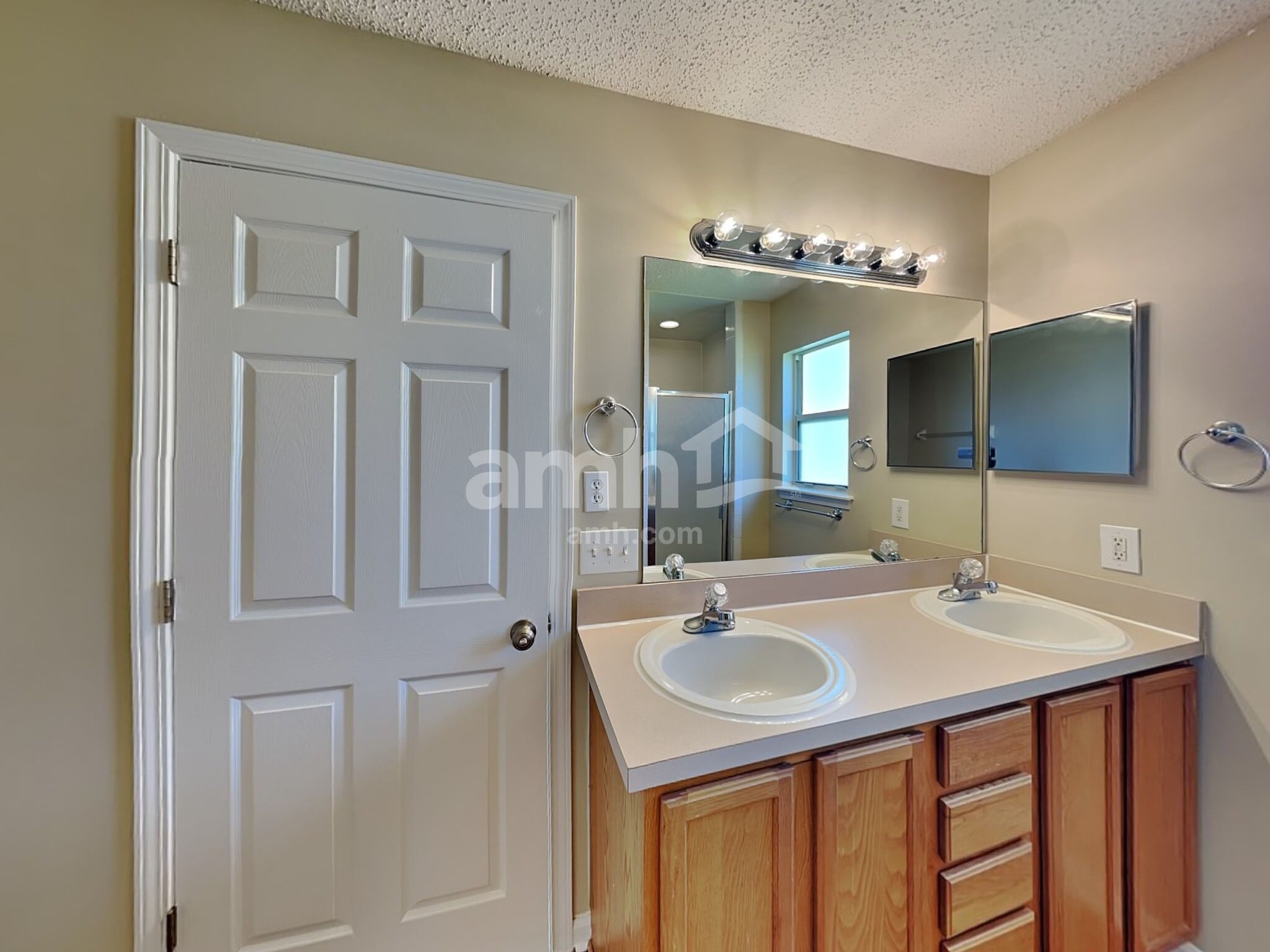 Building Photo - 2508 Westchester Ct