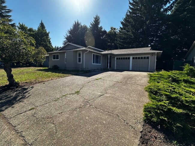 Primary Photo - Three Bedroom Home in Keizer