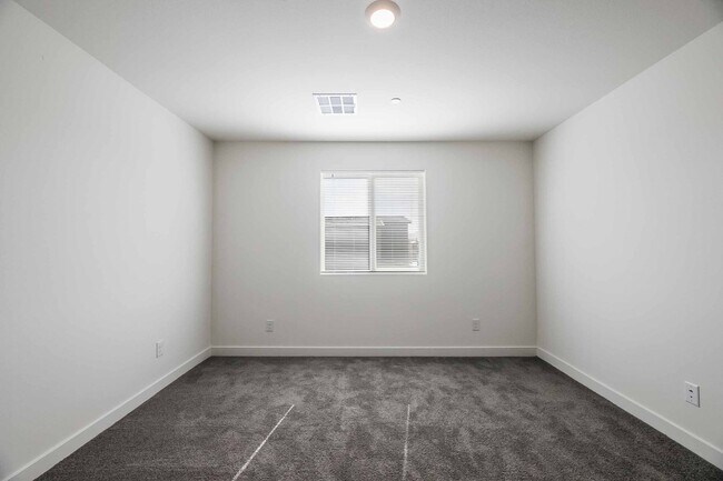 Building Photo - Brand new DR Horton Townhome with 3 bedroom,2 bathrooms and 1 car garage located at Trails at Wil...