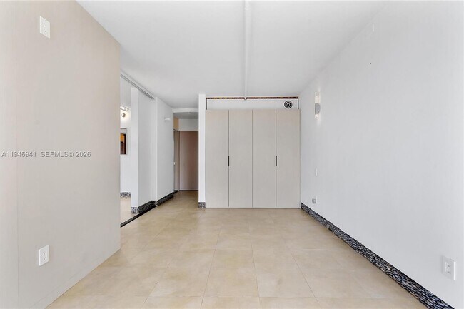 Building Photo - 21205 NE 37th Ave