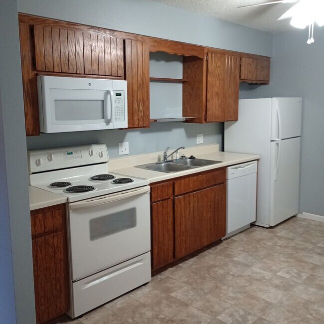 Building Photo - S0272-MF2