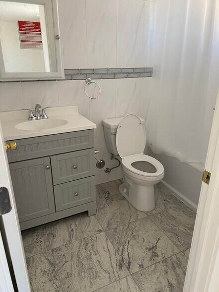 Building Photo - 4059 Brighton Ave