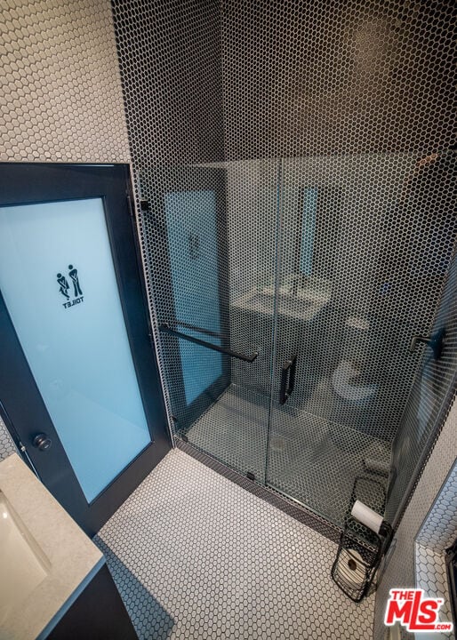 Building Photo - 205 Venice Way