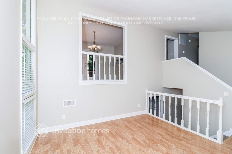 Building Photo - 430 Karen Dr