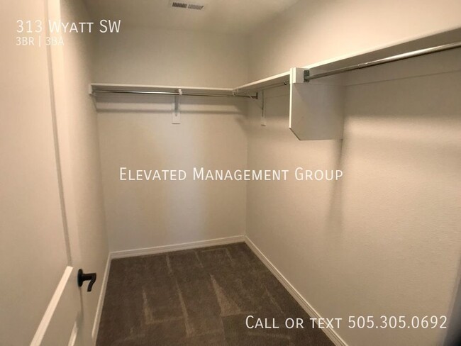 Building Photo - 313 Wyatt Ave SW