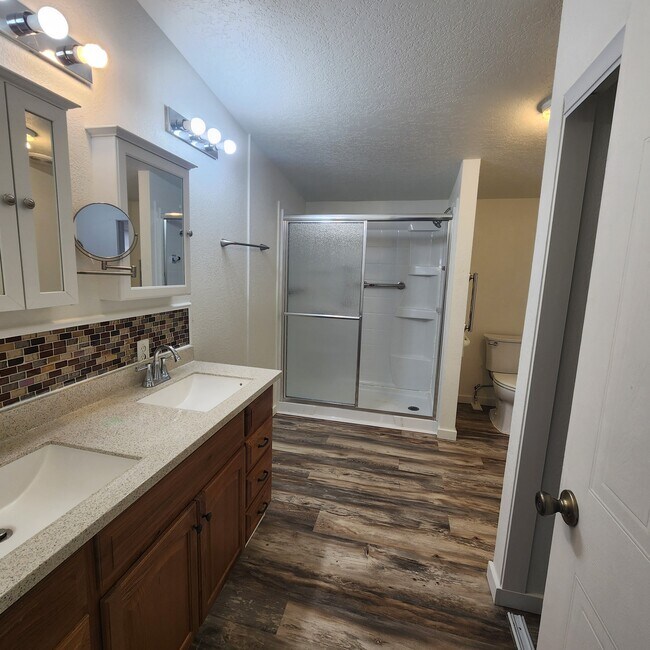 Building Photo - 21533 W Laura St