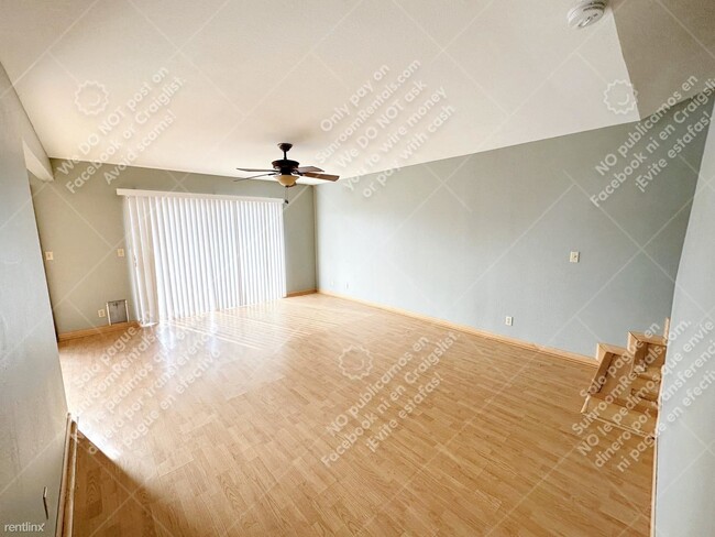 Building Photo - 2 br, 1.5 bath Condo - 2338 W Lindner Ave ...