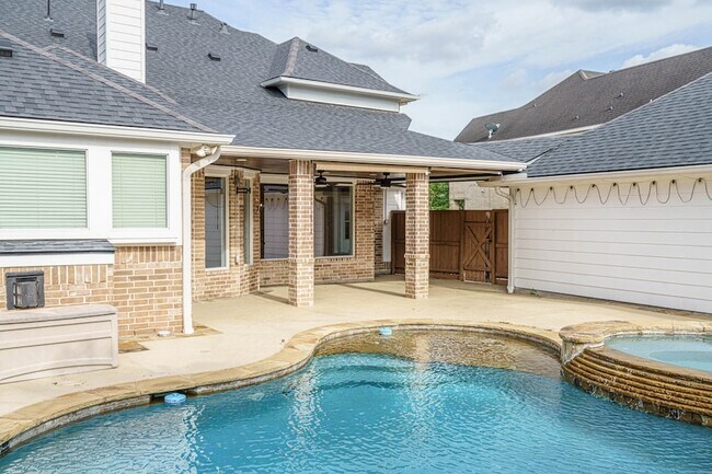 Building Photo - 6331 Collina Springs Ct