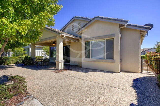 Building Photo - 400 Lilypond Ln