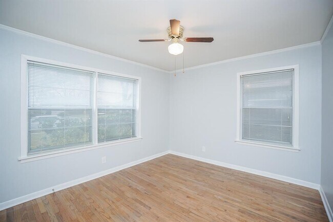 Building Photo - 4145 Sarong Dr