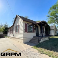 Building Photo - 2 Bedroom Home With Fenced in Yard
